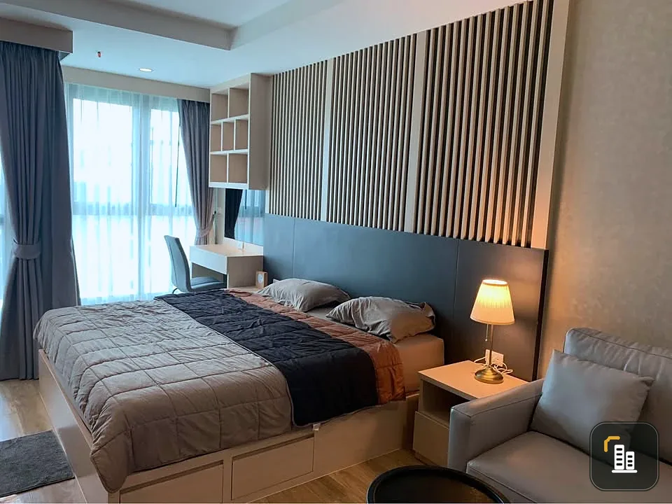 For sale Ladda Plus Sriracha, a luxury condominium in the heart of Sriracha. Beautiful built-in decorations, with a bathtub and a good water heater. V