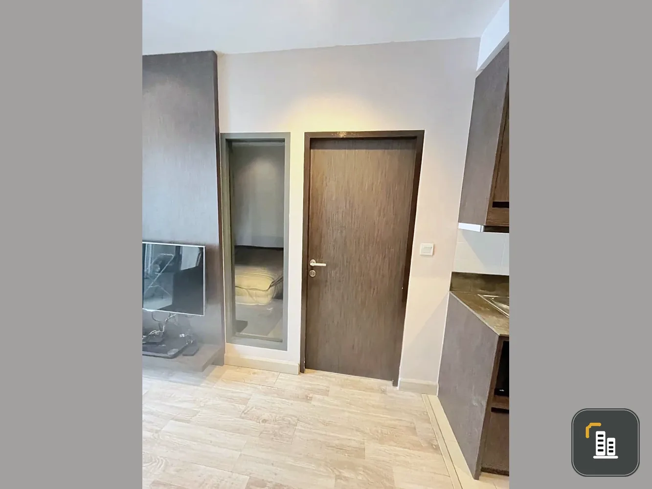 For sale: Ideo mobi rama 9, very good location, bright, clean, comfortable room, beautiful natural light, interested, book now.