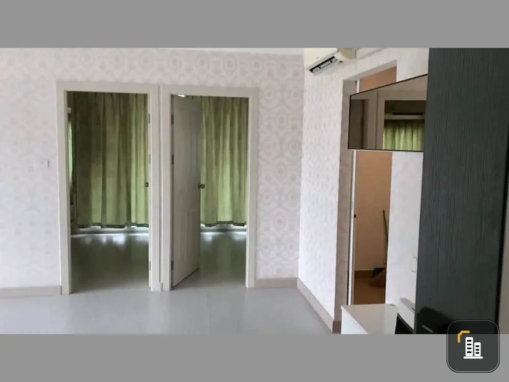 For sale the one plus D Huamark 12, Building B, 4th floor, corner room, decorated with wallpaper throughout the room, 3 bedrooms, if you miss it you w