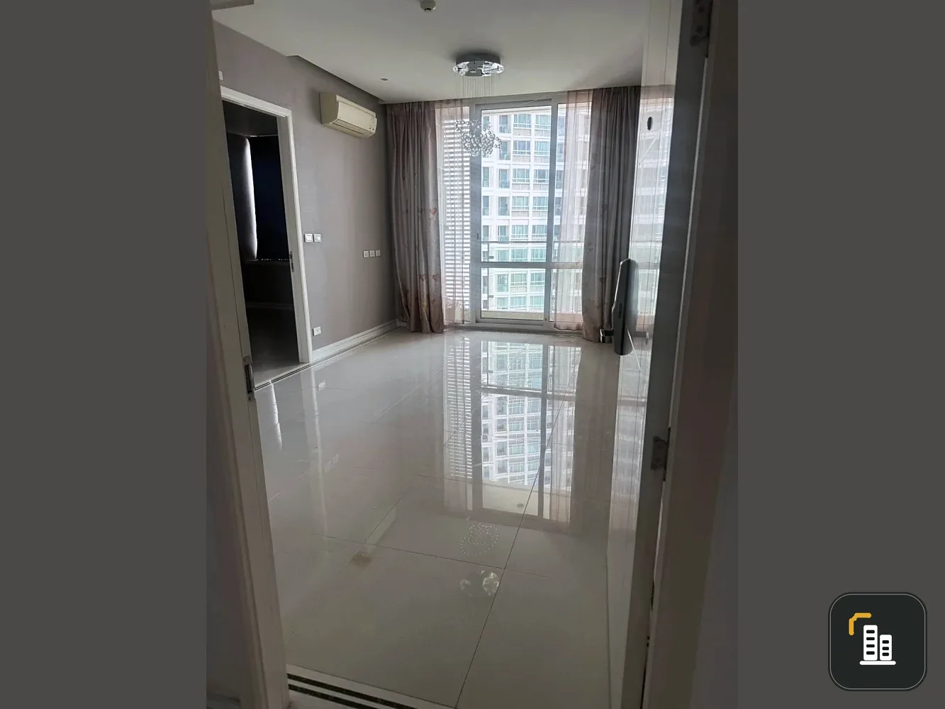 For sale TC-green Rama 9, empty room, not expensive, come and own it today, don't wait.