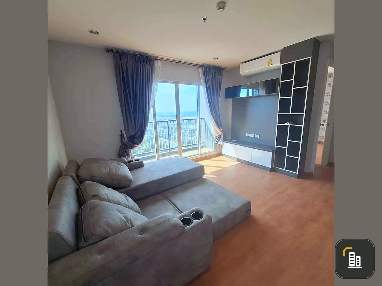 For sale: The President Phetkasem-Bang Khae, very high floor, premium zone, best view of the building, wallpapered throughout the room, hurry and book