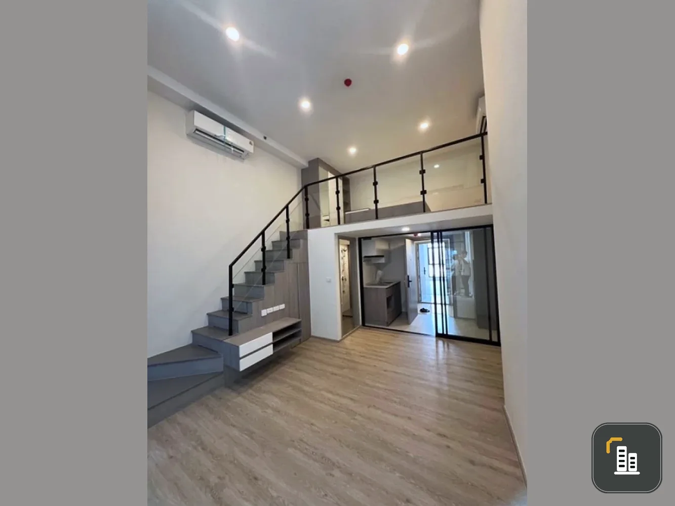 Selling down payment Origin Plug & Play Sirindhorn Station, 26th floor, Duo Space room, interested, hurry and reserve now.