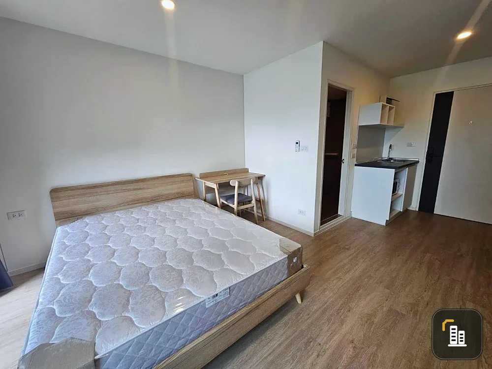 Urgent sale, Lumpini Ville Chaengwattana 10, studio room, 2nd floor, not high, comes with a very good price, hurry and reserve now.