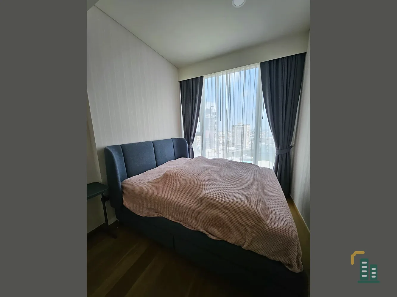 For rent: Siamese Exclusive Sukhumvit 42, 22nd floor, nice room, fully furnished, book now.