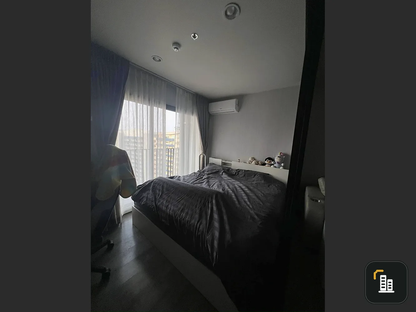 Condo for rent: The Line Vibe, 22nd floor, north side, view of Chang Building, cool air all day even in summer. Book now.