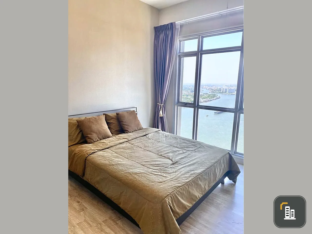 For sale/rent: Manor Sanambinnam, 35th floor, top floor of the condo, high ceiling, stunning river view. Hurry and reserve now!