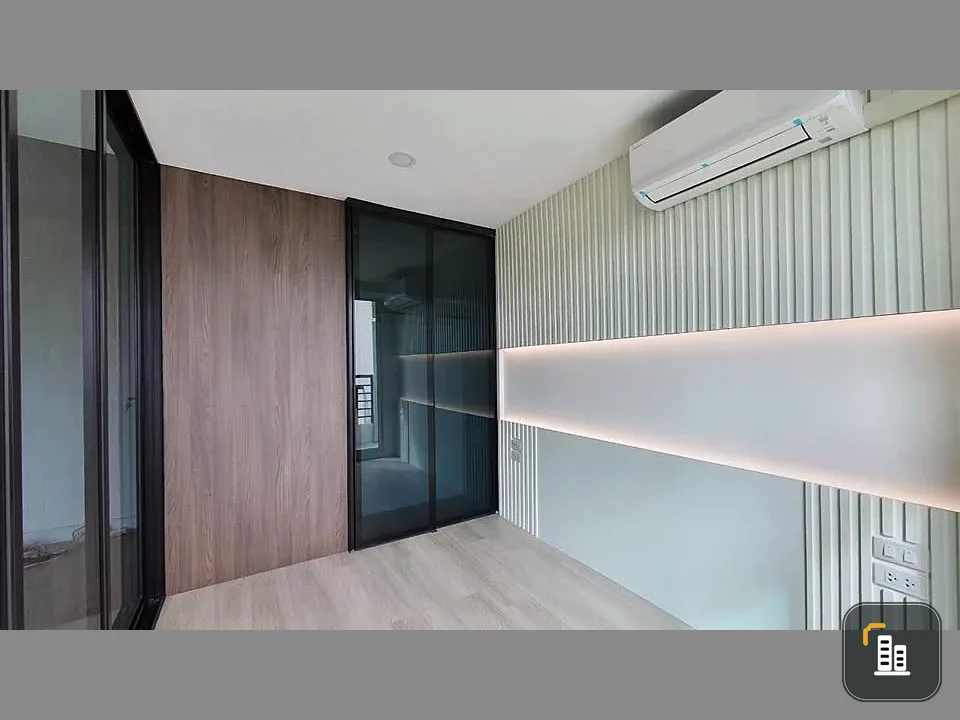 For sale: Dsign Condo Ratchada, usable area in the room is very large, size 40.5 sq m, single load, no room opposite, must reserve.