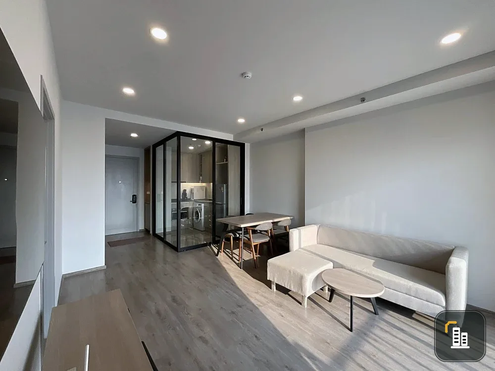 For sale, for rent, Chapter One Flow Bangpo condo, ready to move in, lots of usable space, great price, reserve now!