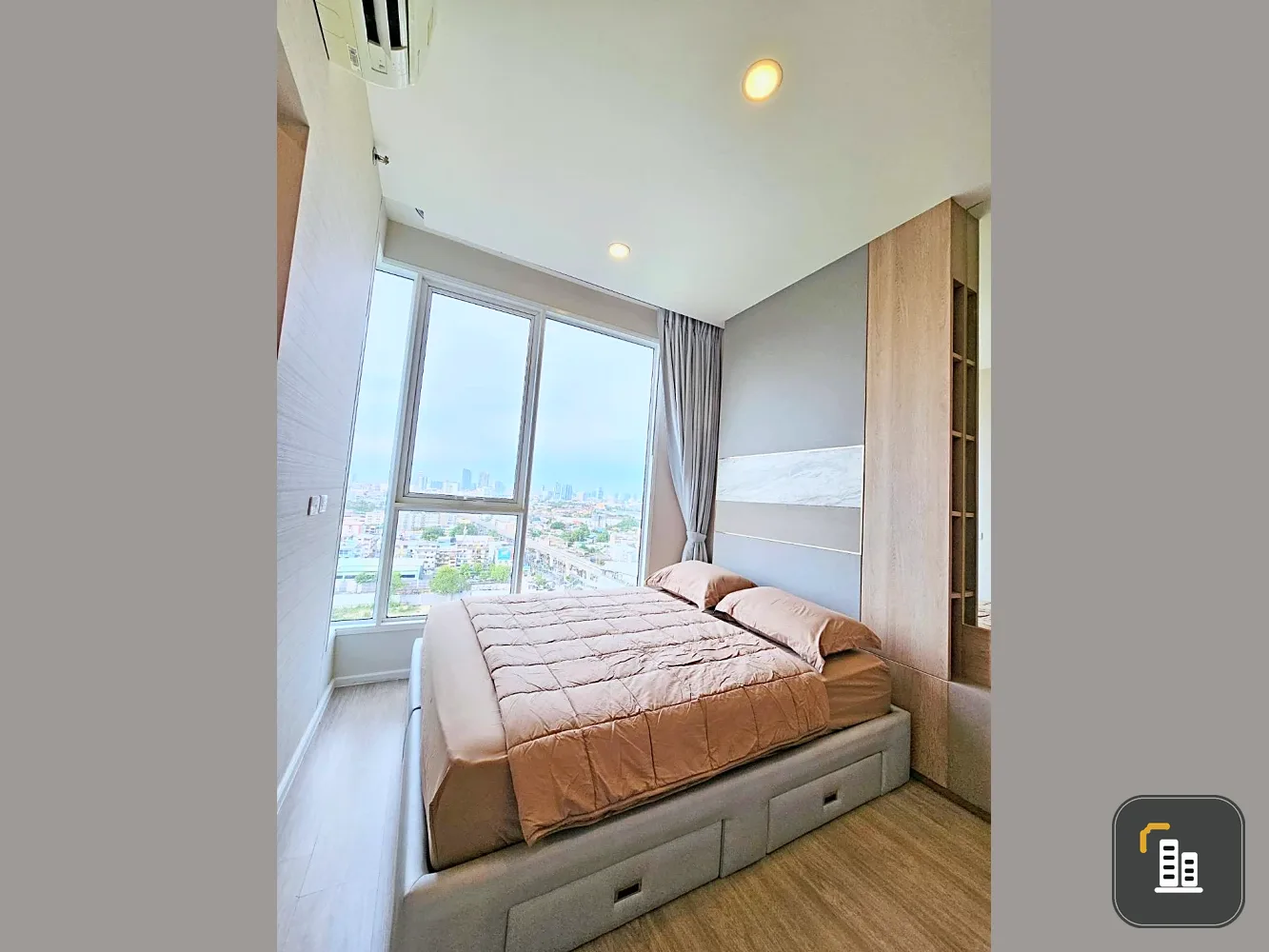 For sale: De Lapis Charan 81, 16th floor, beautiful room, fully decorated, book now, don't miss out.