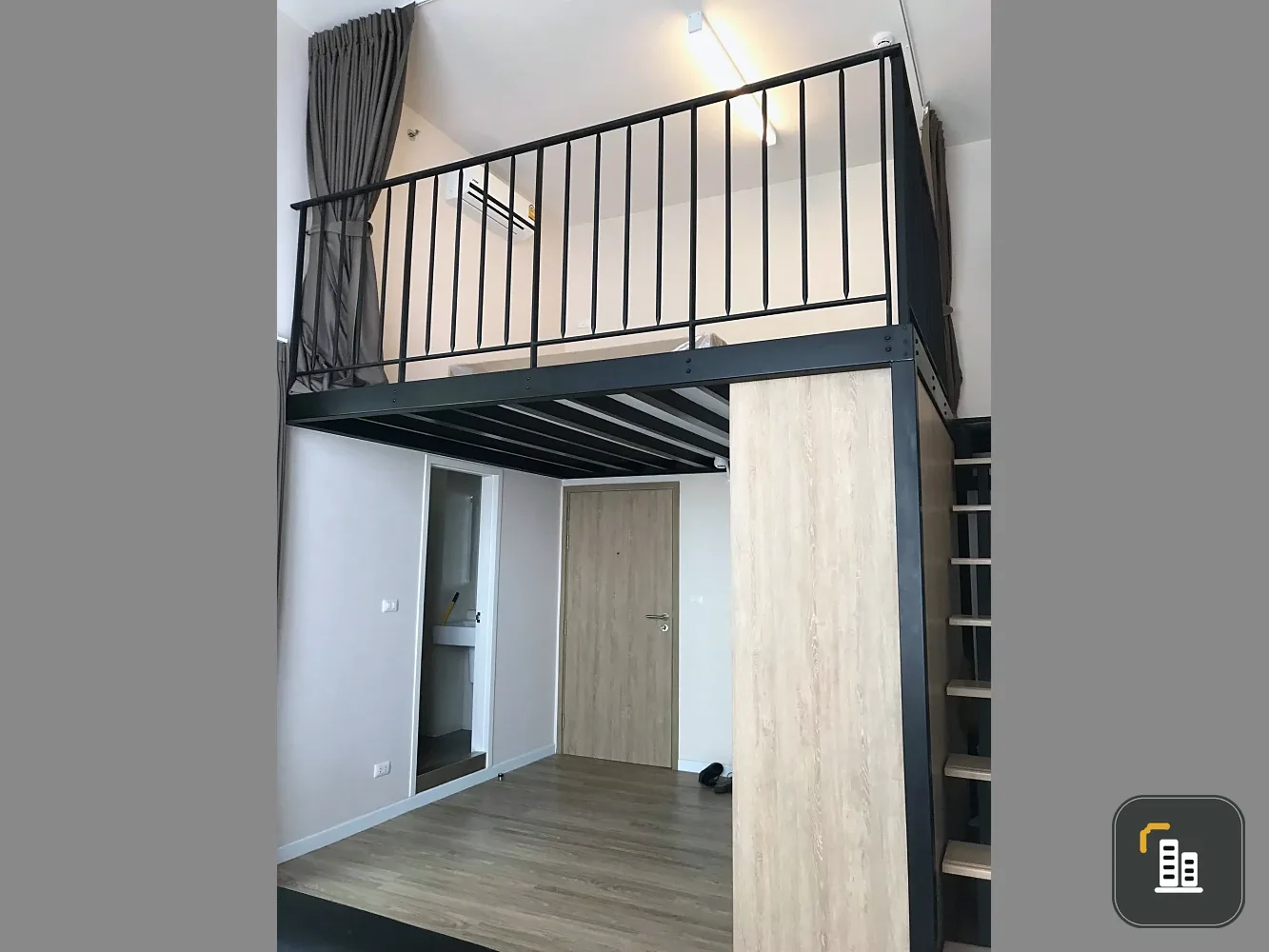 For sale: Blossom Condo at Fashion, beautiful room, ready to move in, large window view, 4.2 meters high, good soundproofing, hurry and book now.