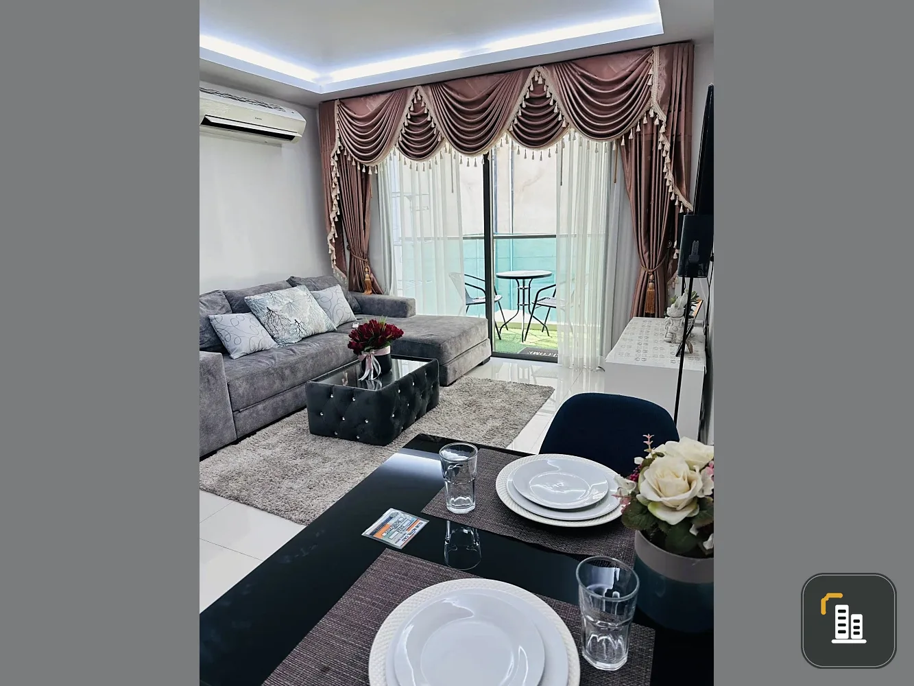 For sale: Club Royal Wongamat (North Pattaya) 2 bedrooms, 2 bathrooms, beautifully decorated, looks good and classy with quality furniture. You must r