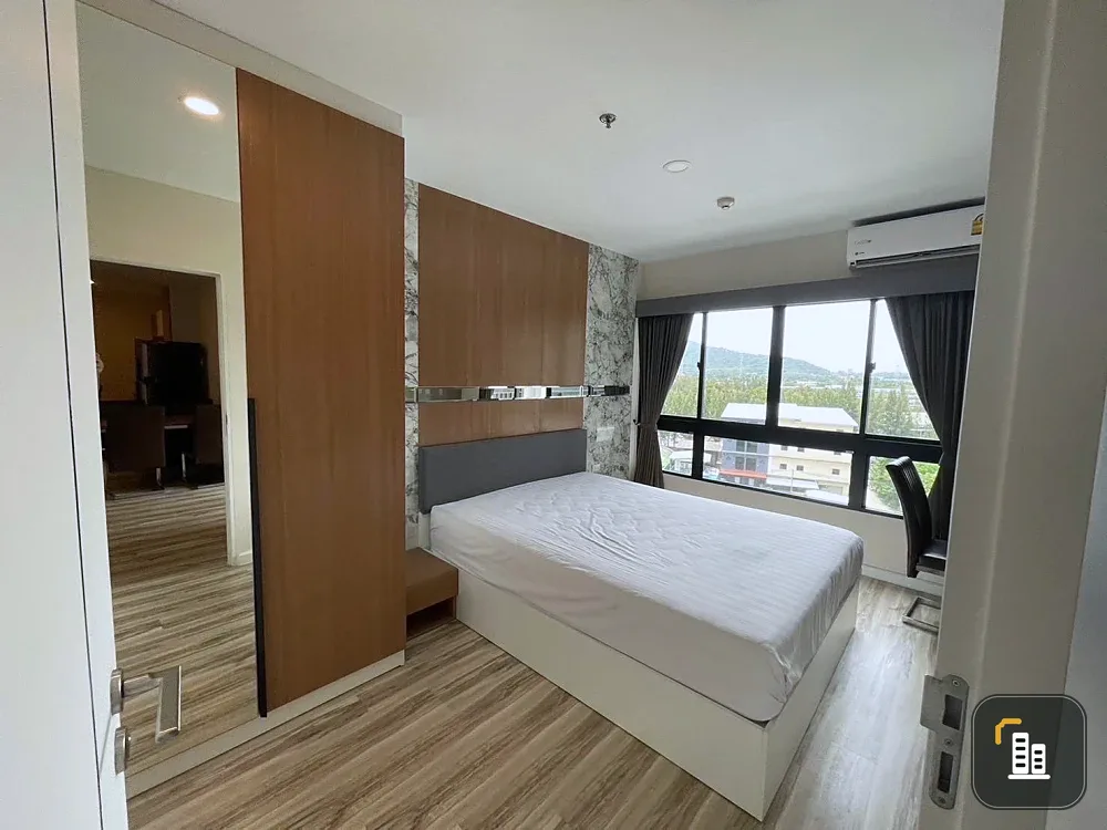 For rent Plus condo Sriracha, spacious room, lots of usable space, high floor, hurry up and reserve now, don't miss out.