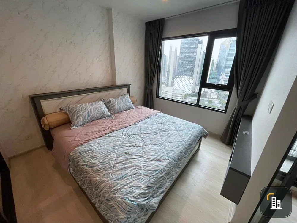Condo for sale, Life One Willess, 26th floor, high view, comes with a very good price. I tell you, you must not miss it.