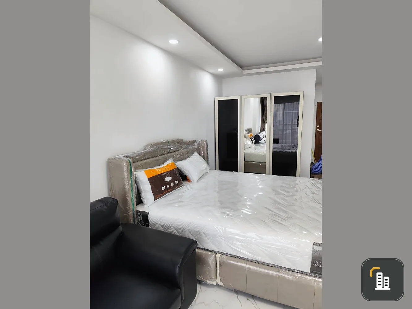 For rent, Jomtien Sea View Condominium 5, Building D, 14th floor, city view + sea view, full set of furniture, you can't miss it.