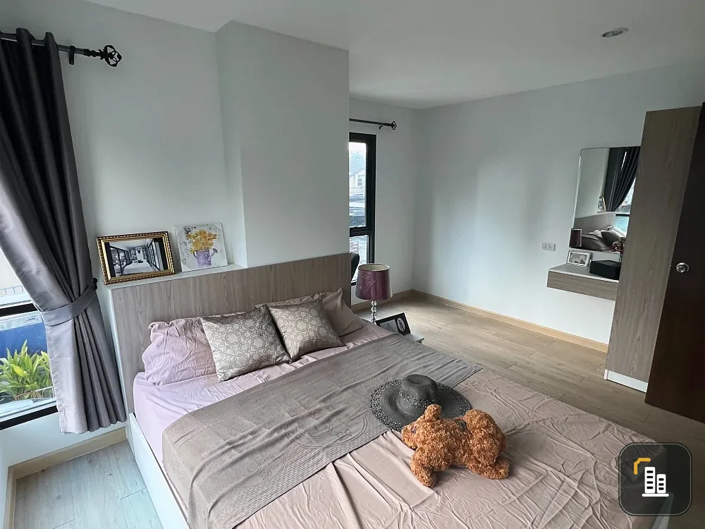 For rent: Wela Dee Residence, has windows on 2 corners, bright and airy room, comfortable and not cramped, don't miss it.