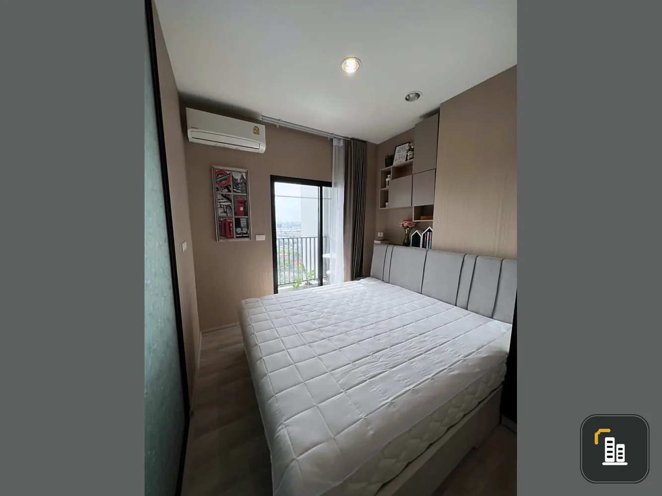 For rent: Niche Mono Mega Space, 24th floor, very high, great breeze, room with swimming pool view. You will regret it if you miss it.