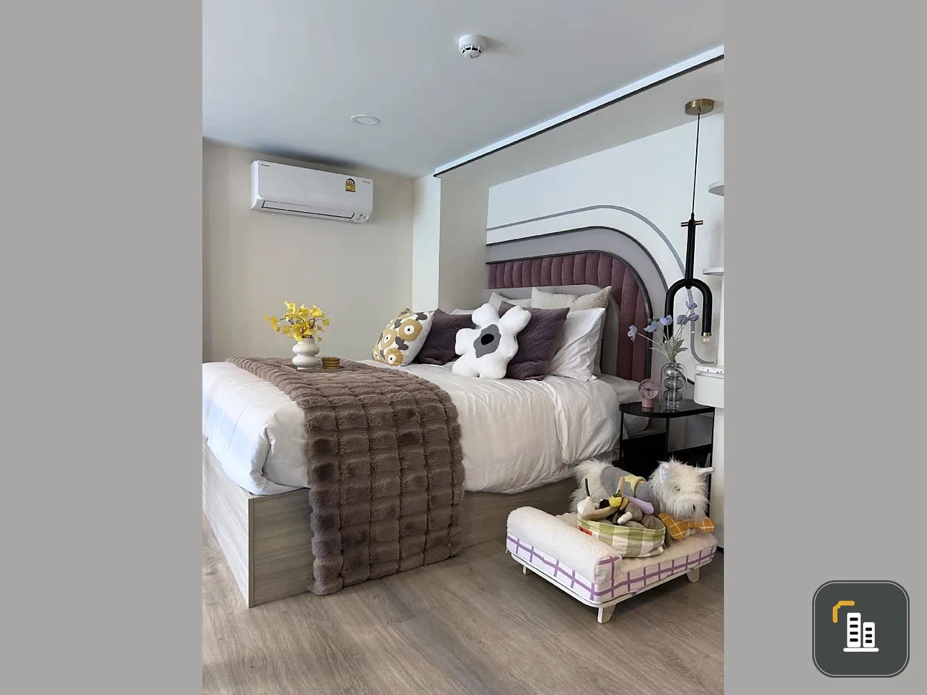 Selling down payment Origin Plug & Play Sri Lasalle Station, 10th floor, good project, nice location, book now, urgently.