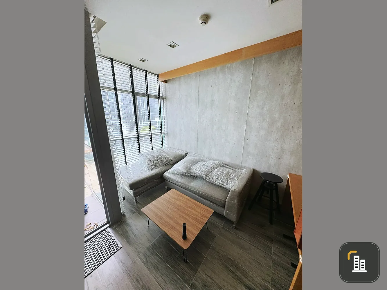 For rent Vertiq Rama 4–Siam, room size 33 square meters, 20th floor, good atmosphere, quiet, fully furnished, book now.