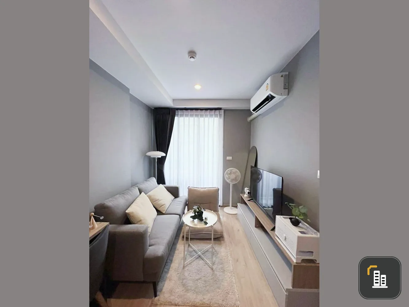For rent: The Most Issaraphap, north-facing room, swimming pool view, fully furnished, if you don't book, you'll really miss out.