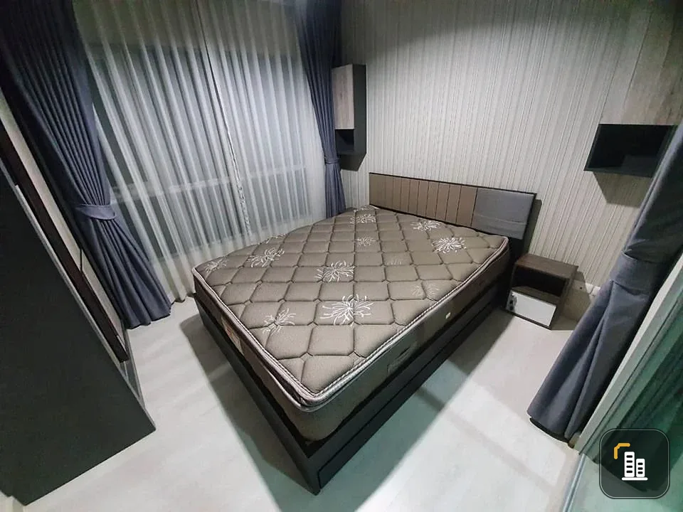 For sale: Aspire Ngamwongwan, 4th floor, corner room, with good wallpaper, fully decorated, don't miss out.