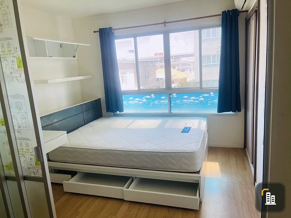 Urgent sale! Lumpini Mega City Bangna Condo, corner room with privacy. Everything is complete here. Come and own it today.