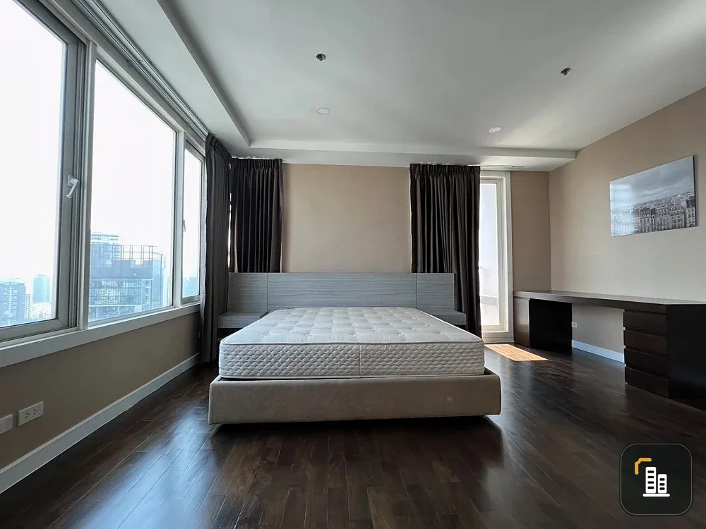 Urgent sale!! Siri Twenty Four house, 33rd floor, 2-storey luxury condo, spacious, fully furnished, ready to move in, hurry up and reserve now!!
