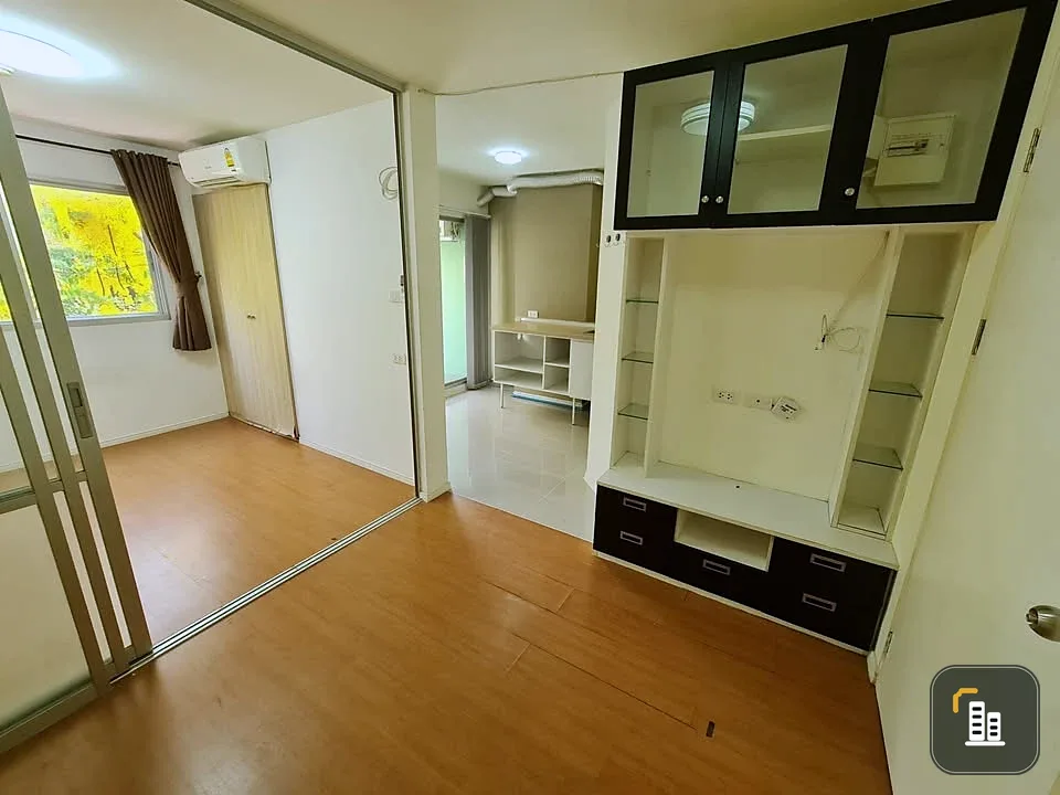 For sale: Lumpini Township Rangsit Klong 1, 2nd floor, corner room, nice to live in. Interested in owning one? Hurry and reserve now.