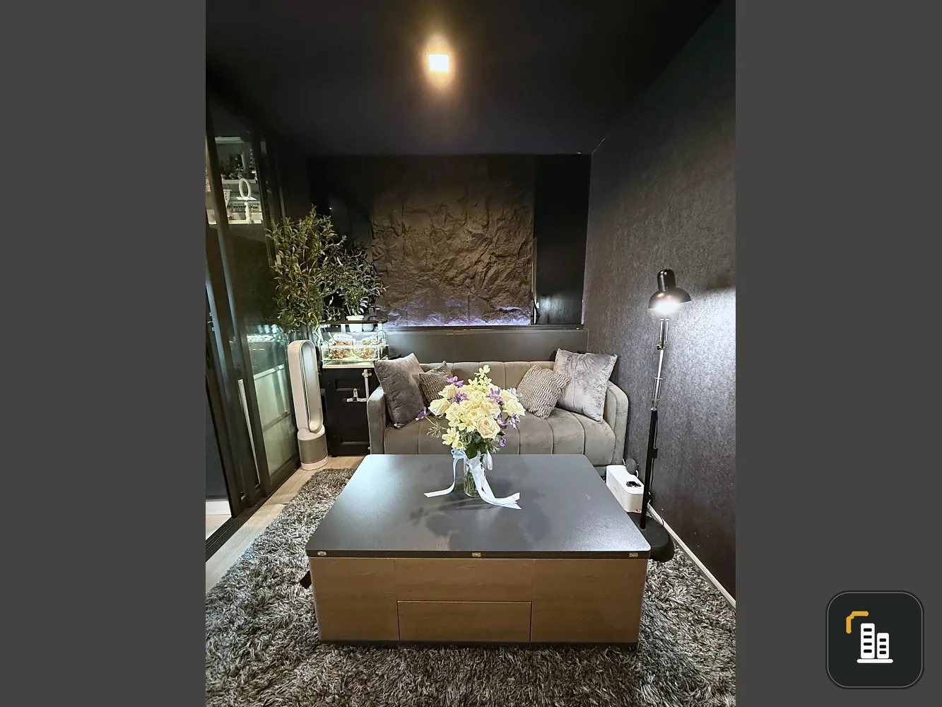 For rent: Life Sathorn - Sierra, a room on a very high floor with a beautiful city view, fully furnished with built-in furniture, very worth booking.