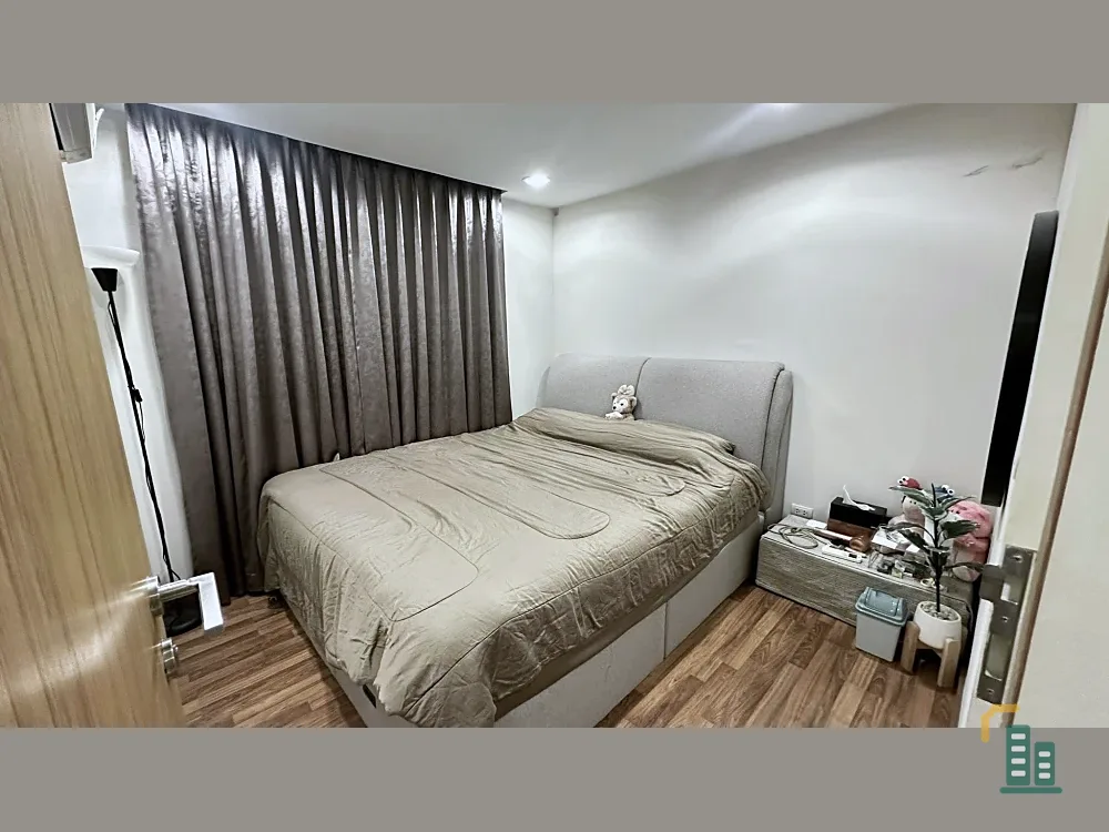 For sale: Zenith place sukhumvit 42, 7th floor room, golf course view, lots of usable space. You'll regret it if you miss it.