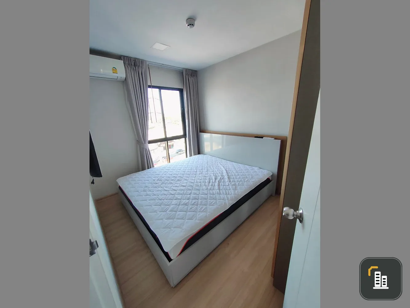 Urgent sale Plum Condo Mix Chaengwattana, spacious room, comes with usable space, hurry up and reserve it.