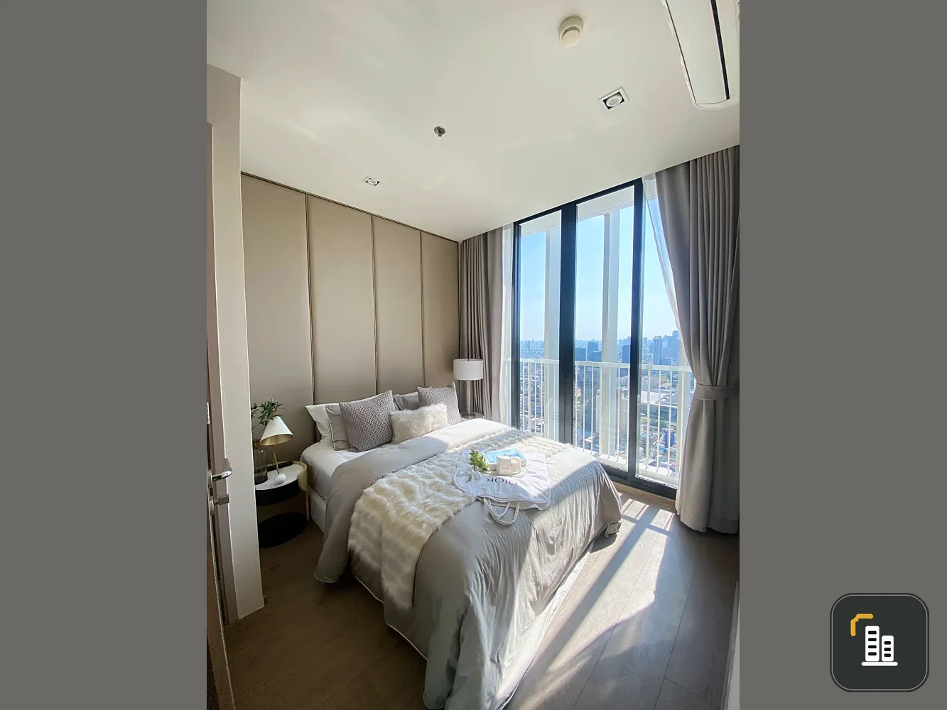 Urgent sale!! Condo Park 24 Origin Phrom Phong 45th floor, condo in the heart of Sukhumvit, near BTS Phromphong, ready to move in, book now!!
