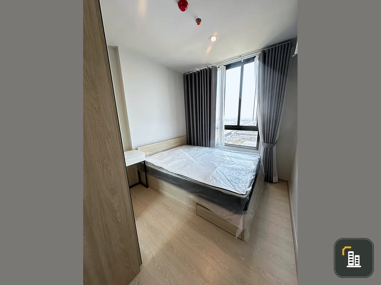 For rent: Noble NUE Mega Plus Bangna, 30th floor, corner room, fully furnished, nice to live in, reserve now.