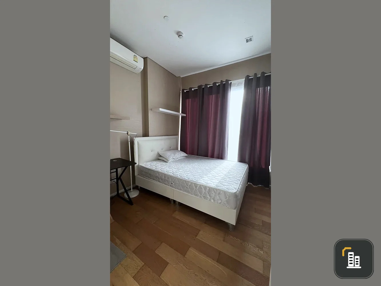 Urgent sale: The Saint Residences, 35th floor, Building C, view of Chatuchak Park, very beautiful view, complete here, come and own it today.