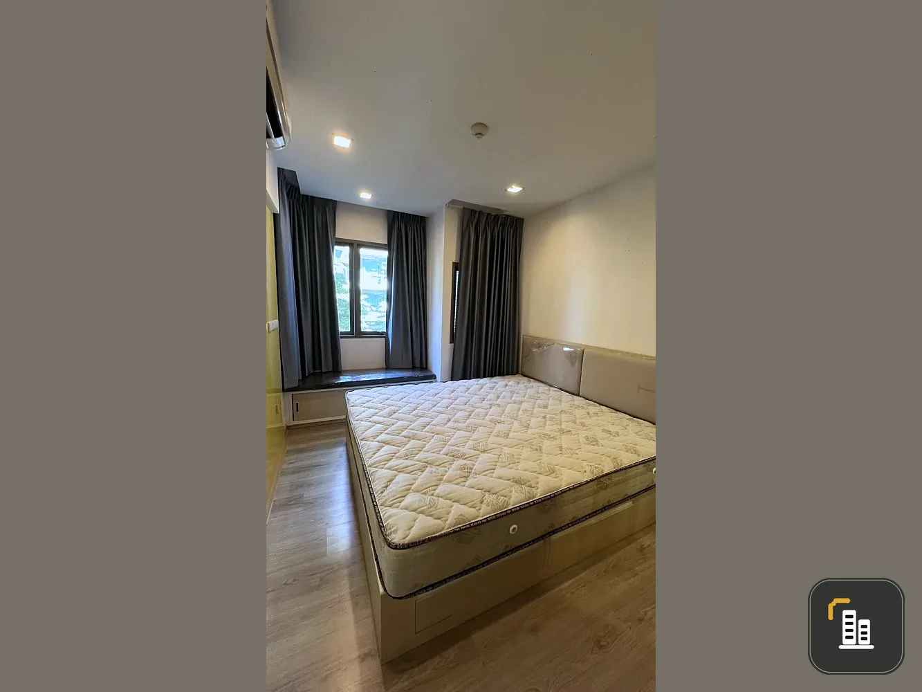 For rent Sonrisa condo, 2nd floor, garden view, very impressive common area, next to the sea, hurry and reserve now.