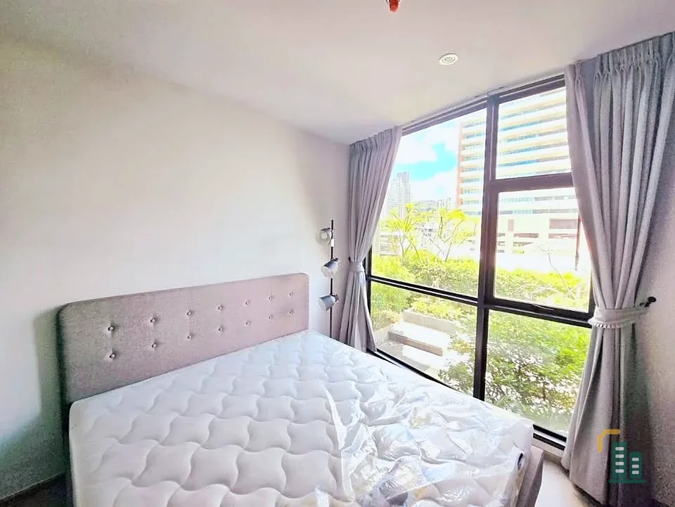 For rent: Rhythm Ekkamai, 1 bed room, Pocket Garden view, not hot, cool breeze, hurry and reserve now.