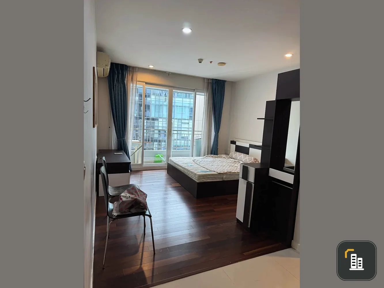 For sale, for rent, Circle Circle Condominium, 27th floor, very high, fully furnished, book now and you won't be disappointed.