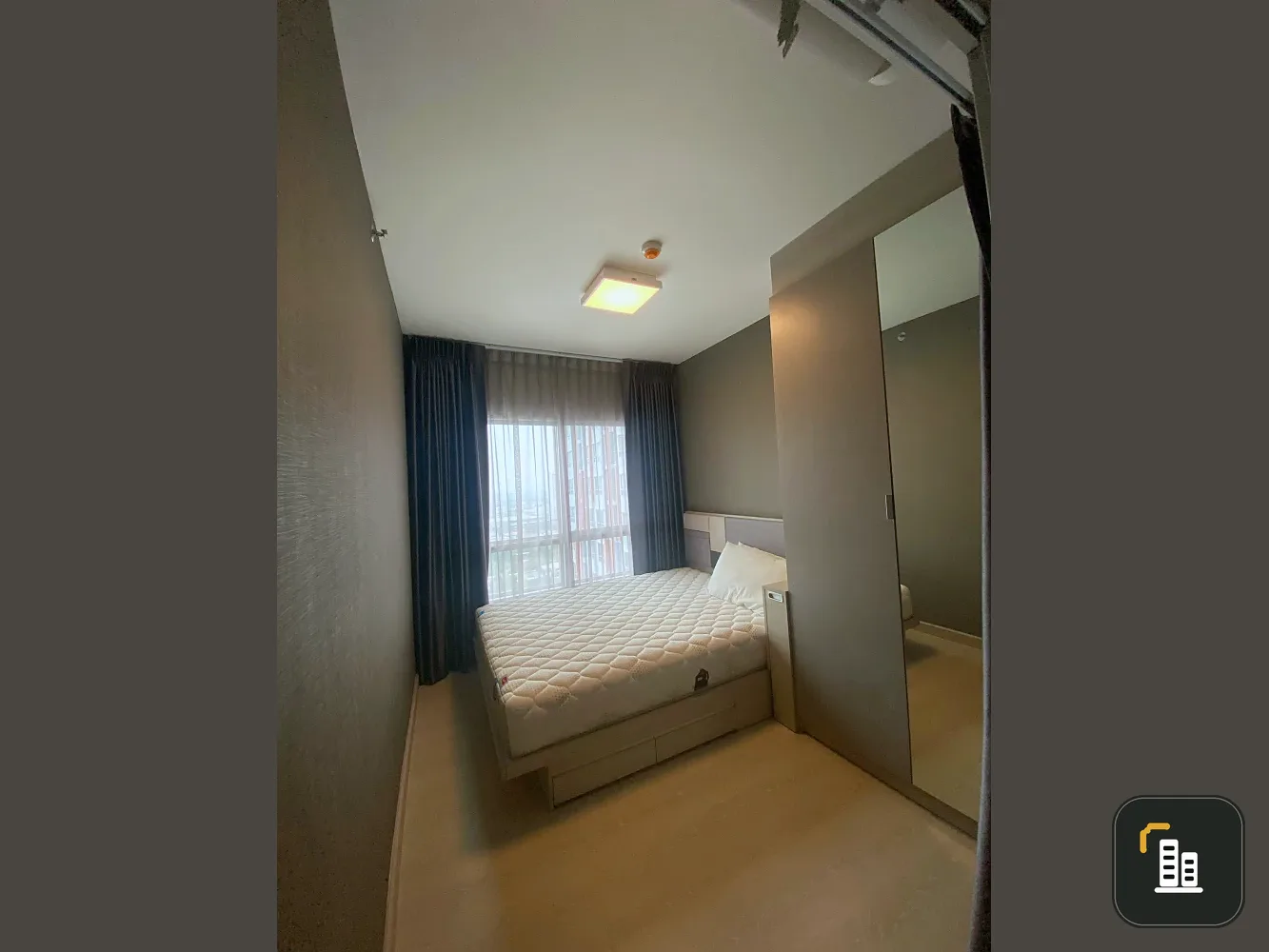 Urgent sale: Niche id @ Pakkret Station, ready to move in, 25th floor, river view, good price, buy now, don't wait.