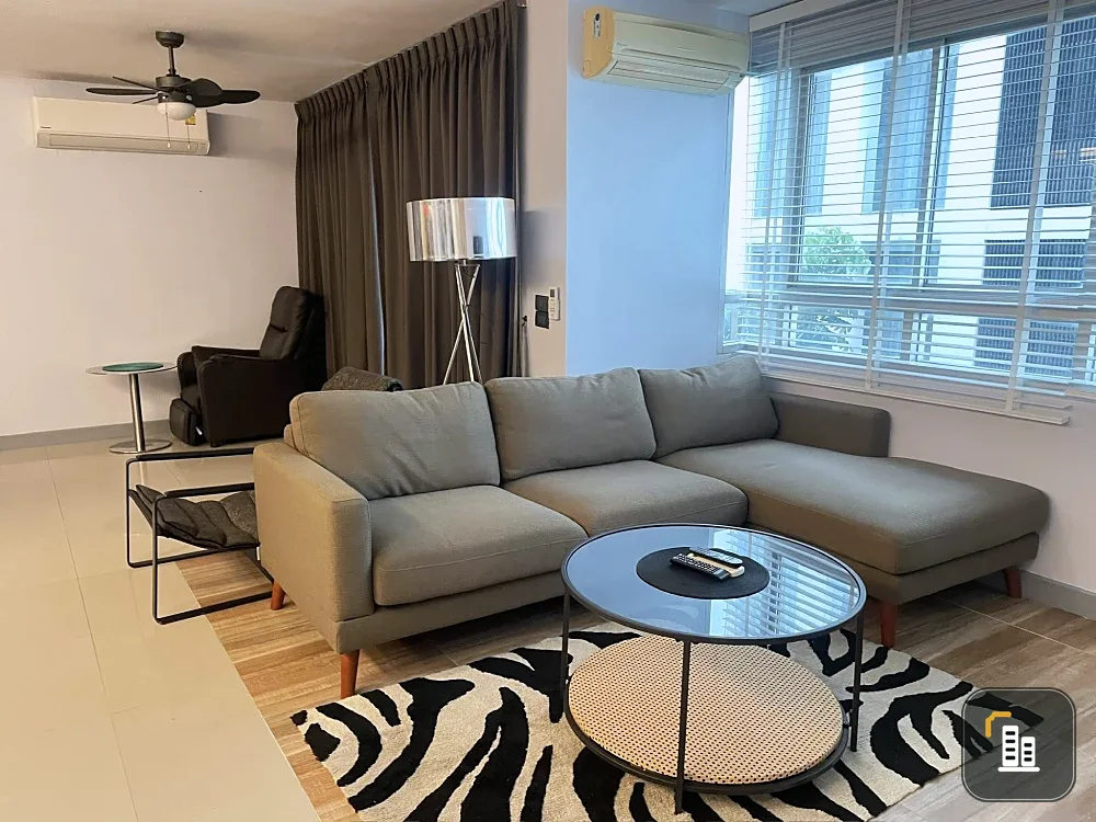 For rent: The Clover Thonglor, spacious room, comes with a lot of usable space. If you don't book, you'll regret it later.
