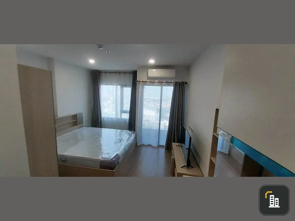 For rent: The Livin Petchkasem 37, 28th floor, high floor, good view, fully furnished room, ready to move in, book now, don't miss out.