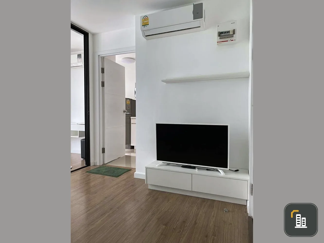 For sale: iCondo Salaya, 3rd floor, fully furnished room, good price, interested in owning one, hurry and reserve now, don't miss out.