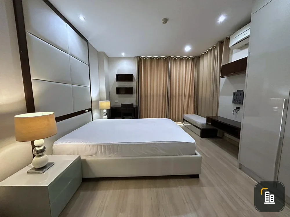 For sale: The Address Pathumwan, 4th floor, Building A, full facilities, just bring your own luggage and move in.