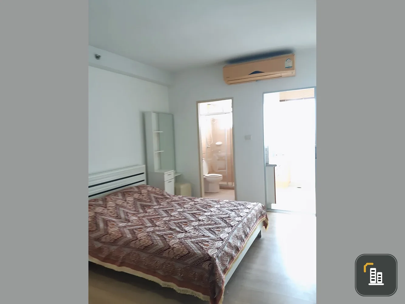 For rent Supalai Park Srinakarin, 15th floor, fully furnished room, ready to move in. Interested, book now, don't wait.