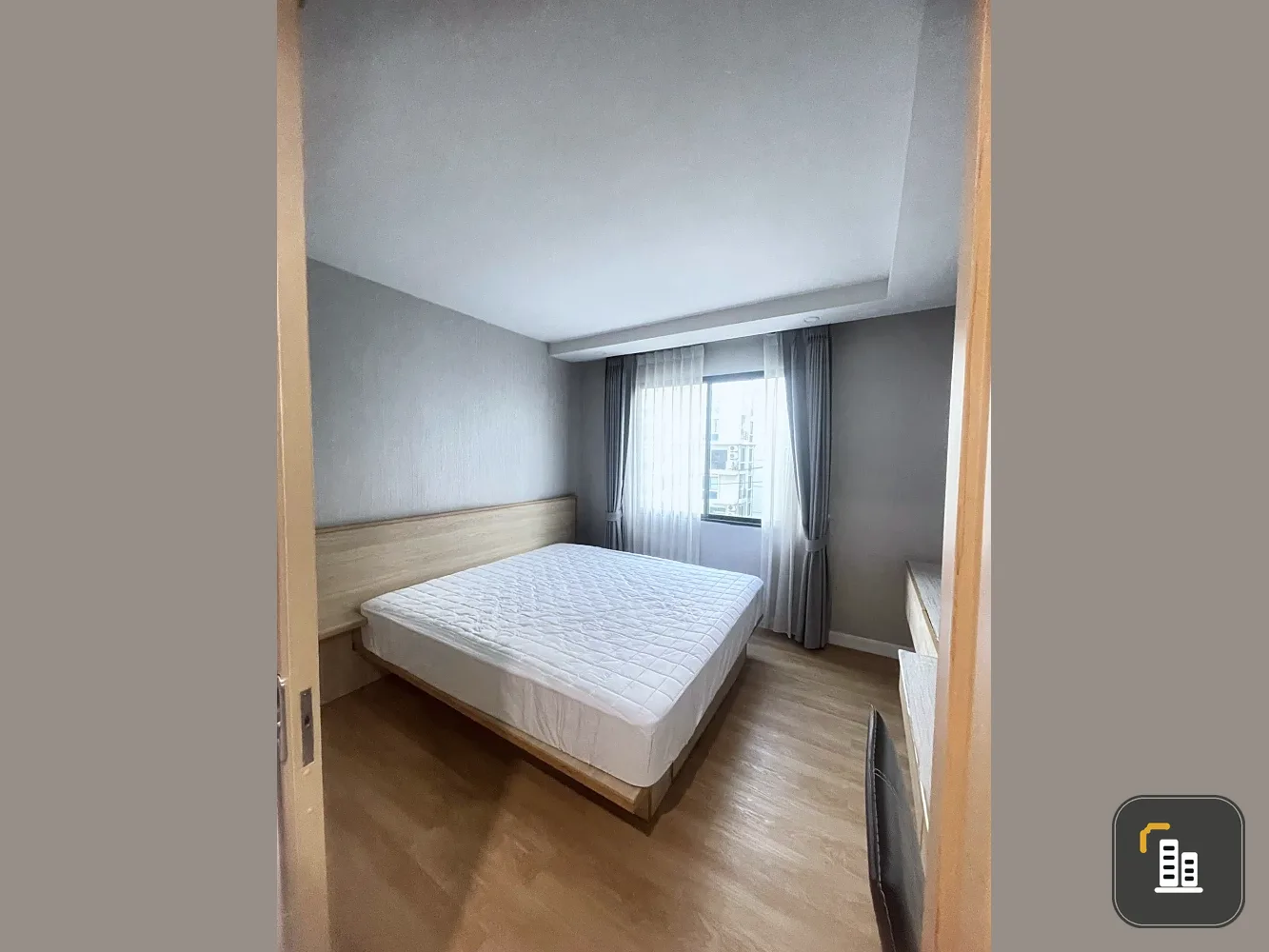 For rent: V Condo Salaya, large room, comfortable, usable area, plus a good price. If you don't book, you'll regret it.