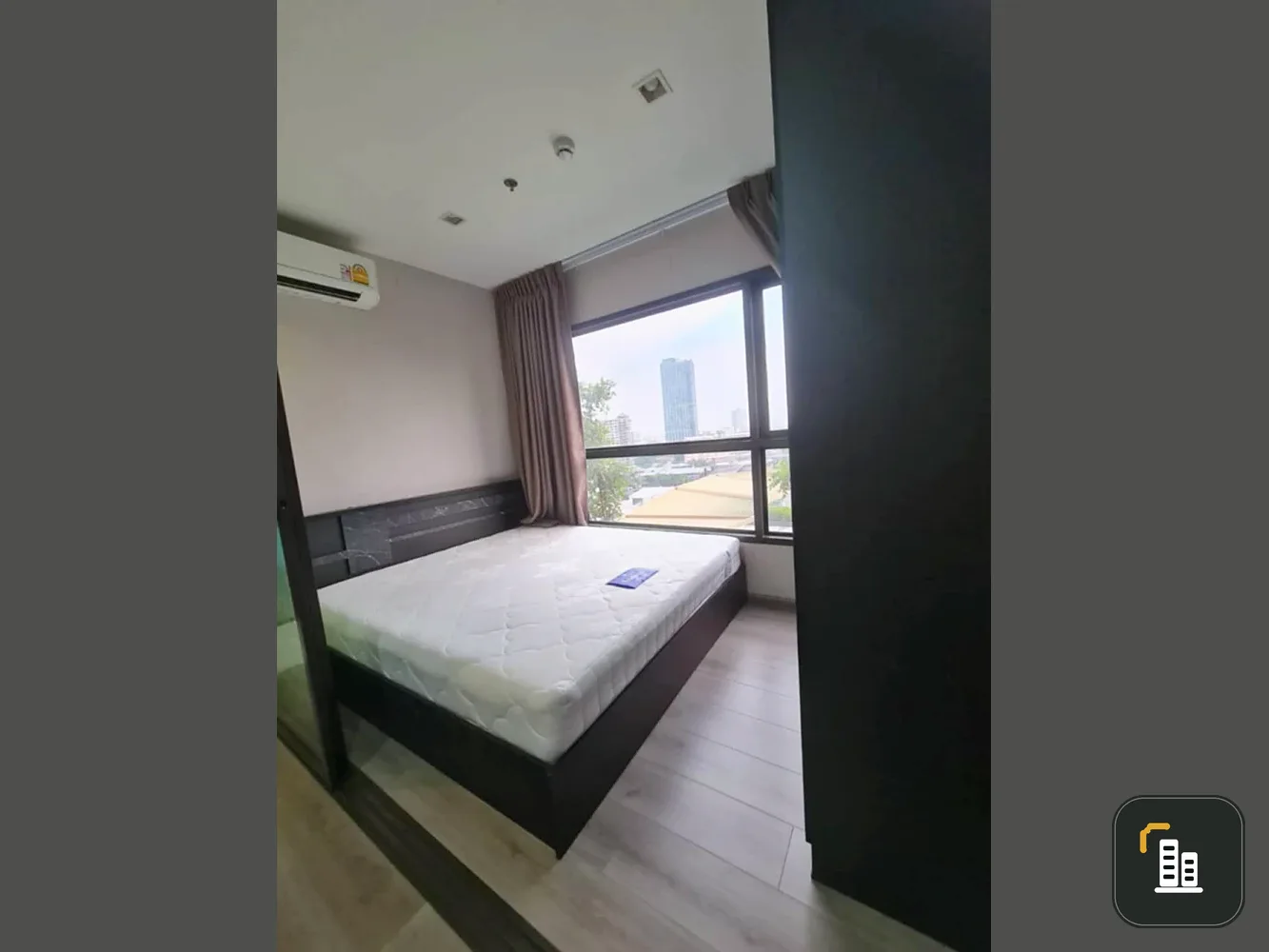 For sale: The Politan Aqua, 10th floor, just the right height, with city view, fully furnished, just bring your own luggage and move in.