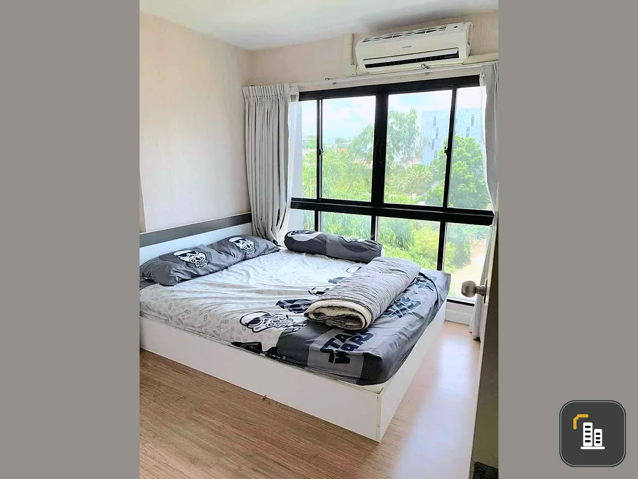 For sale: Hallmark Ngamwongwan, 5th floor, city view, free furniture and appliances in the whole room, reserve now, urgently.