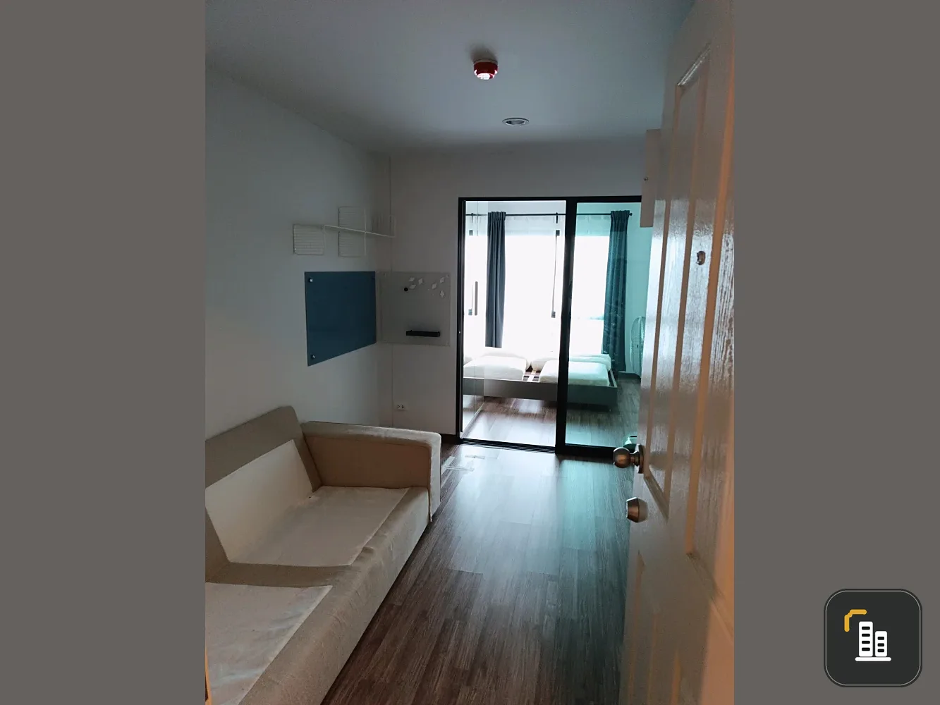 Urgent sale, Hi Suthisan Condo, separate rooms, great price, come and own it today.