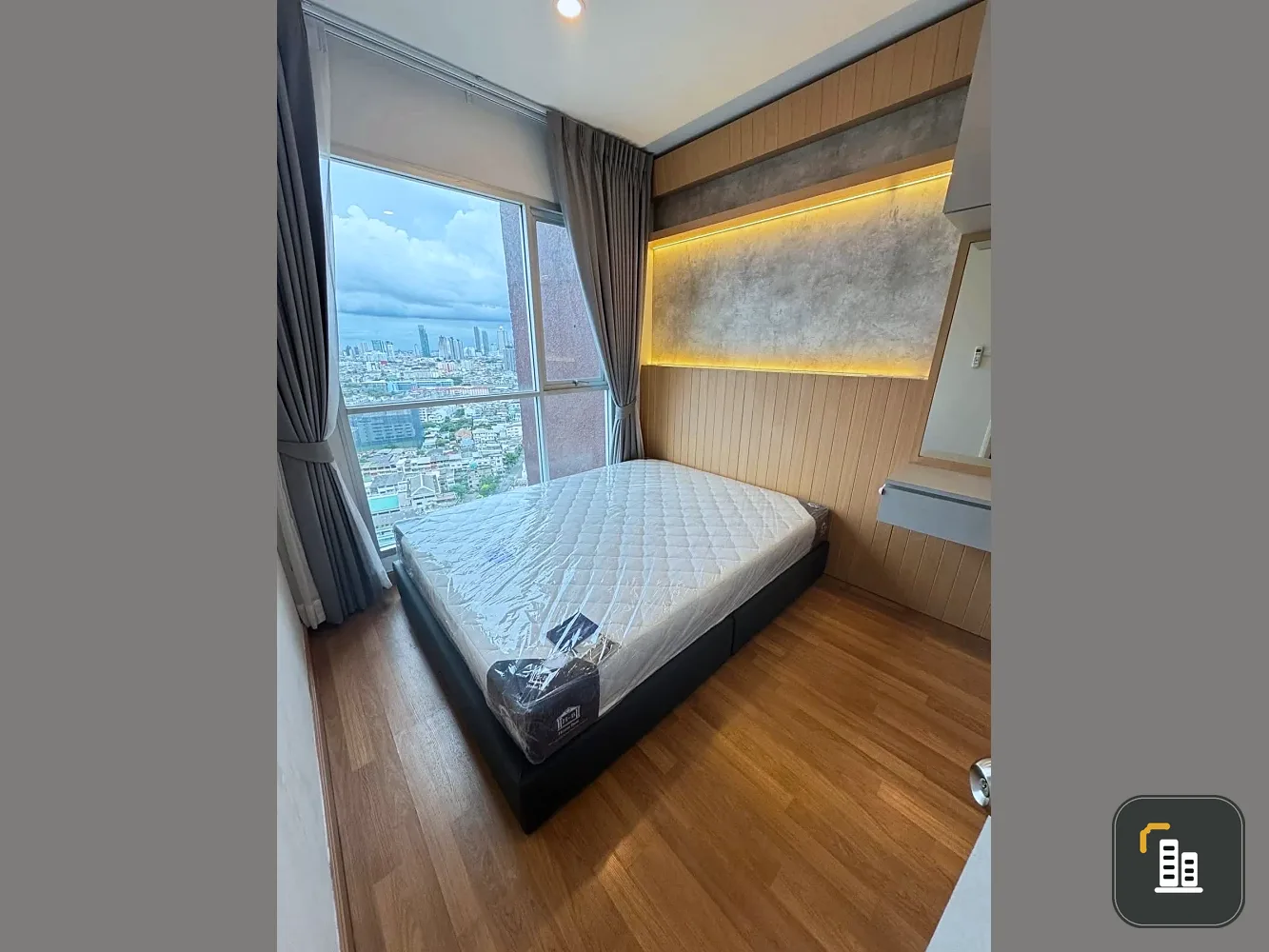For rent: Lumpini Place Condo, Ratchada-Sathu, ready to move in, open view, no buildings blocking, well-built-in in the room, just bring your bag, hur