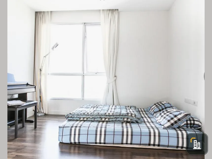 For rent, The Room Sathorn-Taksin, fully furnished, ready to move in. Everything is complete. Super great. Book quickly. If you are slow, you will miss it. I will tell you.