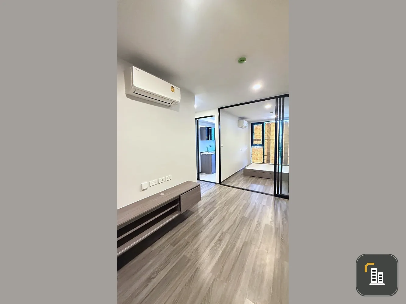 For sale THE ORIGIN Ladprao 15, 8th floor, nice room, good price, interested, hurry and reserve now, don't wait.
