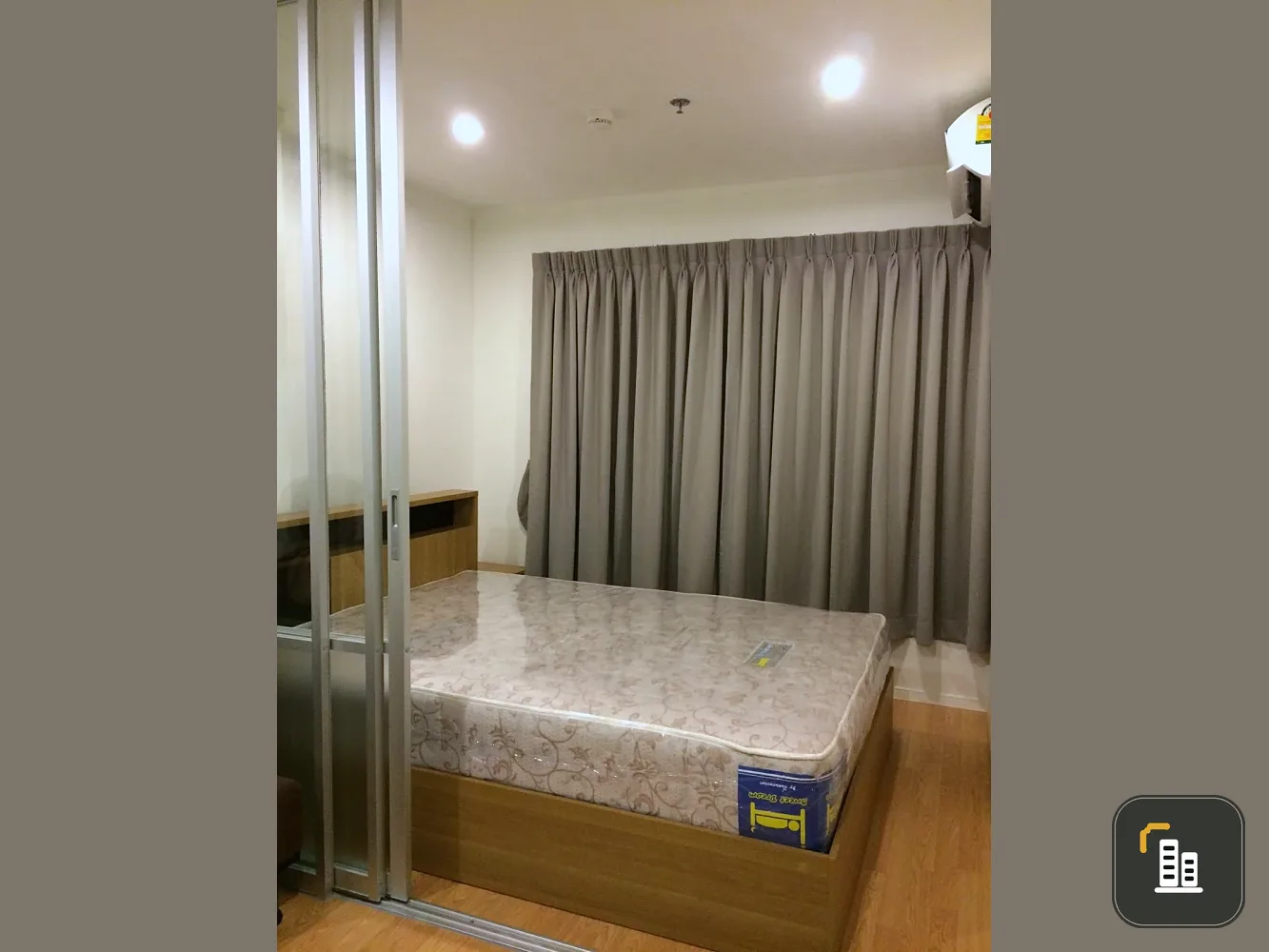 For sale: Lumpini Place Srinakarin-Huamak Station, 4th floor, garden view, no buildings blocking the view. Interested? Reserve now!